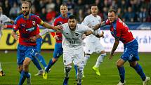 FC Baník Ostrava - FC Viktoria Plzeň, zleva Roman Hubník, Patrizio Stronati, Jakub Řezníček