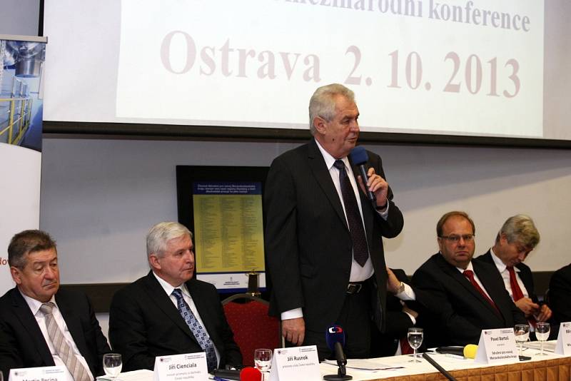 Prezident Zeman při zahájení ostravské mezinárodní konference Investment & business forum. 