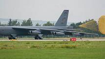 Přílet bombardérů B-52H Stratofortress a nadzvukového "stealth" B-1B Lancer na ostravské letiště Leoše Janáčka v Mošnově.