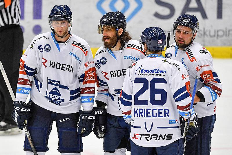 Přípravný hokejový zápas: HC Vítkovice Ridera - HC Oceláři Třinec, 9.srpna 2022, Ostrava. Radost Vítkovic (Juraj Mikuš a Peter Mueller a Peter Krieger z Vítkovic)