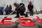 Olympijský festival u Ostravar arény.Curling