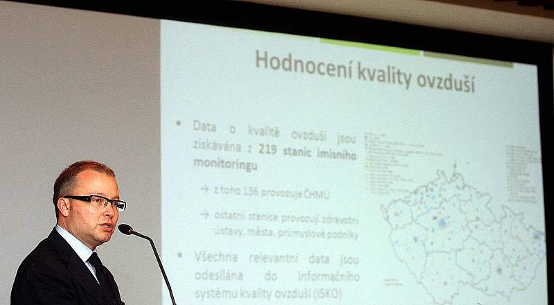 Ministr životního prostředí Tomáš Chalupa navštívil Moravskoslezský kraj, aby představil opatření, která mají zlepšit kvalitu ovzduší v této oblasti.