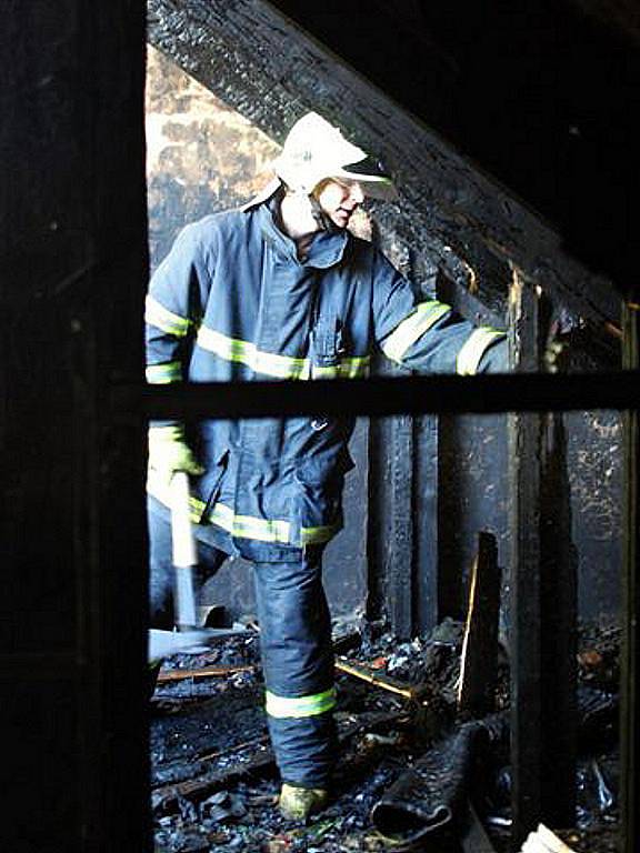 Hned u dvou požárů se škodou přes sto tisíc korun zasahovali v pondělí ostravští hasiči. Nejprve vyjížděli k finskému domku v Ostravě-Vítkovicích. 