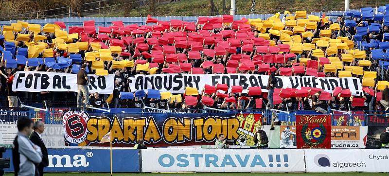 Utkání Baník - Sparta provází násilí na tribunách. Zápas přerušilo řádění chuligánů, na stadionu zasahovat policie .