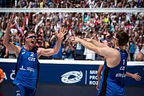 FIVB Světové série v plážovém volejbalu J&T Banka Ostrava Beach Open, 2. června 2019 v Ostravě. Semifinále muži, (1) Ondrej Perusic a (2) David Schweiner.