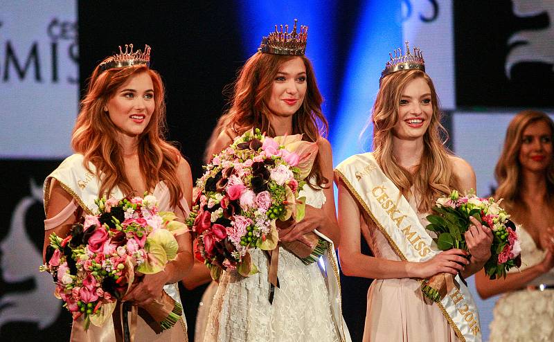 Vyhlášení české Miss 2018 v Gongu.Vítězky České Miss - zleva druhá Jana Šišková, první Lea Šteflíčková, a třetí Tereza Křivánková