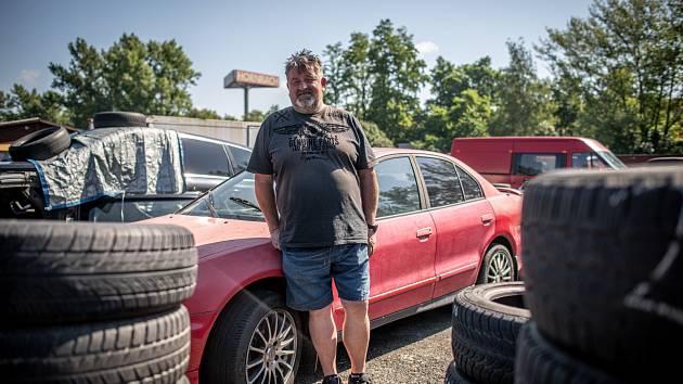 BORIS HENDRYCH prodává na ostravské autoburze už 31 let.