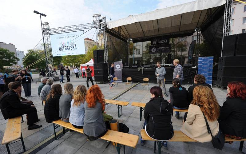 Studenti Ostravské univerzity ve středu obsadili Masarykovo náměstí v centru Ostravy.