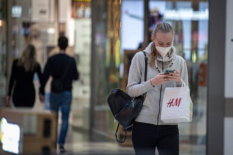 Zlatá neděle v nákupním centrum Avion Shopping Park Ostrava, 19. prosince 2021 v Ostravě.