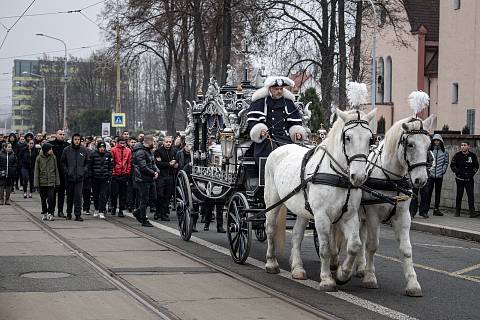 Pohřeb mladé dívky v Kunčičkách, 30. listopadu 2022, Ostrava.