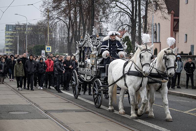 Pohřeb mladé dívky v Kunčičkách, 30. listopadu 2022, Ostrava