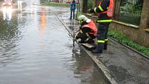 Jednotka sboru dobrovolných hasičů Ostrava-Radvanice, která v pondělí podvečer zasahovala v Těšínské ulici.