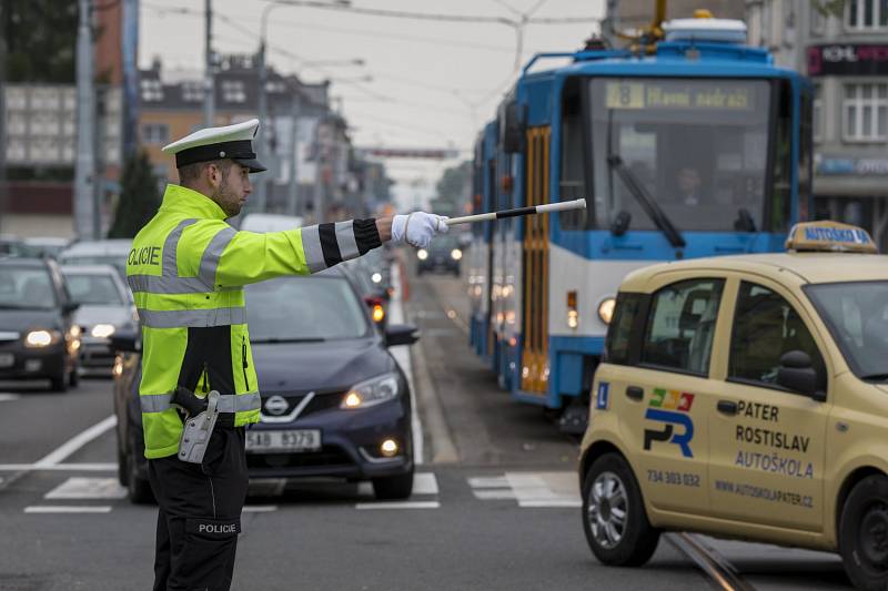 Soutěž Regulovčík roku 2018 v Ostravě. Policisté museli své umění předvést ve frekventované křižovatce ulic 28. října a Novinářské.