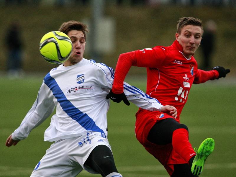 Fotbalisté druholigového Frýdku-Místku v rámci zimního turnaje Tipsport liga hostili ve frýdeckých Stovkách prvoligový Baník Ostrava a diváci se rozhodně nenudili. 