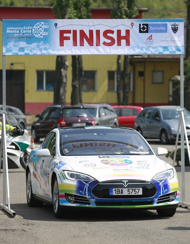 V Ostravě byly k vidění nejrůznější elektromobily, od městských aut až po vozy s dojezdem 500 kilometrů. Foto: 