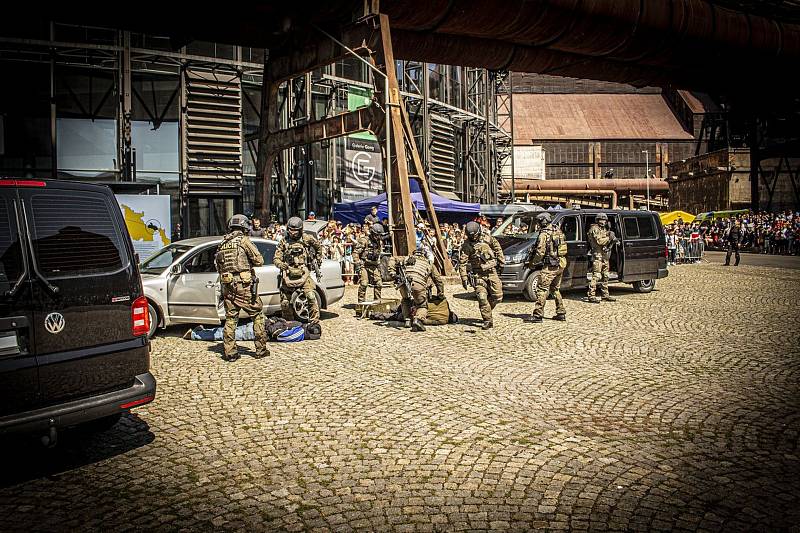 Na Dni policie s majáčkem byla k vidění řada zajímavých ukázek a vystoupení.