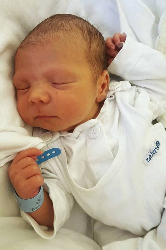 Richard Miketa, 3. 6. 2019, 52 cm, 3560 g. Městská nemocnice Ostrava