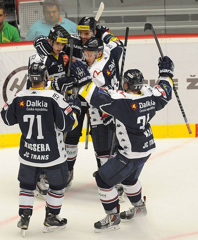 Steel Cup: Oceláři Třinec – Vítkovice 2:3.