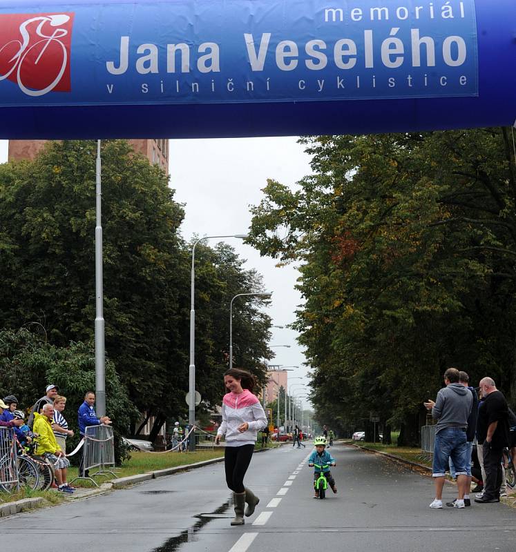 Cyklistický závod Memoriál Jana Veselého.