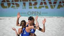 Turnaj Světového okruhu v plážovém volejbalu, 21. června 2018 v Ostravě. Na snímku Barbora Hermannová a Markéta Sluková.
