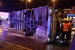Zásah hasičů u nehody autobusu s kamionem v Ostravě-Porubě.