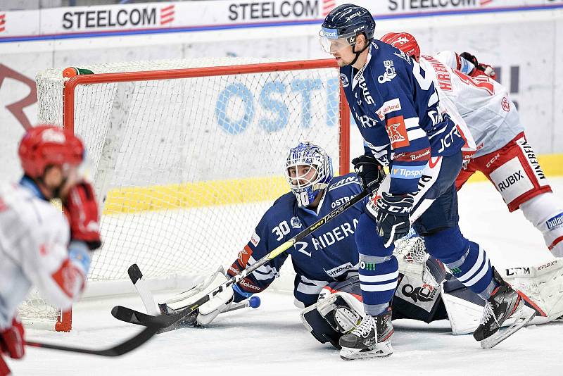 Utkání 8. kola hokejové extraligy: HC Vítkovice Ridera - HC Oceláři Třinec, 20. října 2021 V Ostravě. (střed) brankář Vítkovic Aleš Stezka.