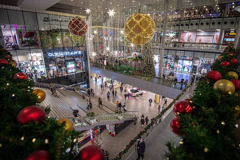 Obchodní centrum Forum Nová Karolina, prosinec 2020 v Ostravě.