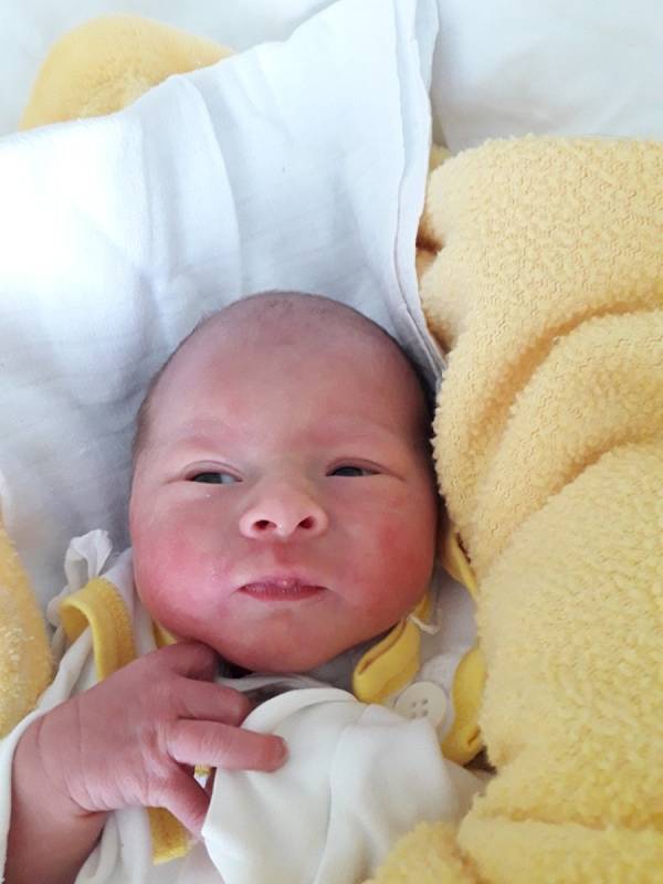 Vanessa Vítek z Havířova, narozena 13. dubna 2021 v Havířově, váha 2390 g, míra 44 cm. Foto: Michaela Blahová