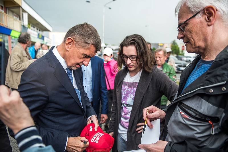 Andrej Babiš při setkání s občany u kostela Sv. Ducha v Ostravě - Zábřehu.