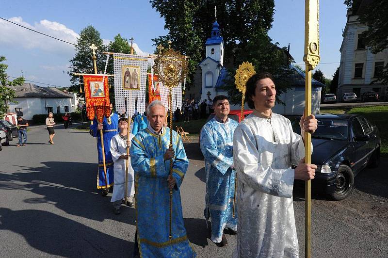 SEMISTRELNAJA neboli Sedmibolestná. To je název slavné ikony ronící slzy, které se přisuzují zázračné schopnosti. Vzácný obraz známý také jako Obměkčení kamenných srdcí v pondělí dorazil na krátké zastavení do Ostravy.