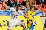 Posledně to klaplo! Fotbalisté Baníku Ostrava mají na Teplice dobré vzpomínky, naposledy je v lize doma porazili 3:1. Na snímku vlevo Martin Fillo, který bude v pátek domácím kvůli vyloučení v Karviné chybět.