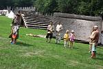 Takřka přímo do kuchyně a dalšího života starých Slovanů nahlédli návštěvníci Archeoparku v Chotěbuzi na dvoudenní akci Cyrilometodějské dny. Ta obsahovala i divadelní scénky, výklady o jídle, zbraních i oděvech a další zajímavosti.