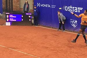 Gael Monfils - Evan Furness 6:3, 2:0 skreč (Tenisový turnaj v Ostravě Ostra Group Open 2023 by Moneta - 1. kolo, 25. 4. 2023)