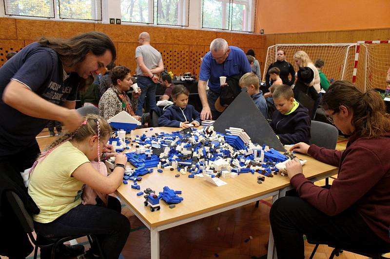 Inetraktivní výstava staveb ze stavebnice LEGO v tělocvičně v Ostravě-Plesné, 22. října 2022