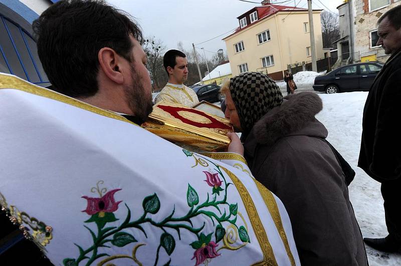 V malebném kostelíku v Michálkovicích proběhly pravoslavné vánoce. Zdejší pravoslavní věřící oslavili příchod nového roku sváteční bohoslužbou.