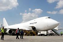 Na letišti v Mošnově se ve středu sešly dva nákladní letouny Boeing 747 zvané Jumbo Jet společnosti Kalitta Air. V minulých dnech byly v Mošnově k vidění obří nákladní Ruslany. Několik hodin dokonce opět hned dva najednou. 