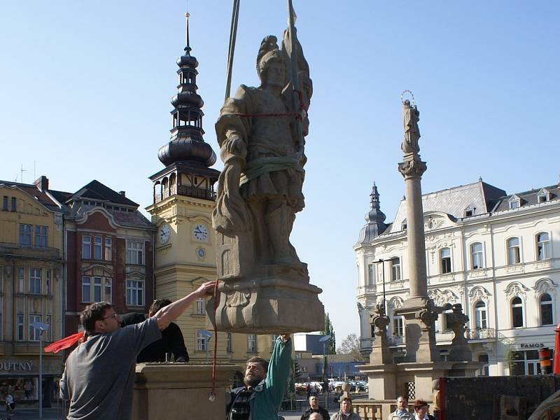 V květnu roku 2008 po čtyřiceti sedmi letech se socha svatého Floriána vrátila na ostravské Masarykovo náměstí.