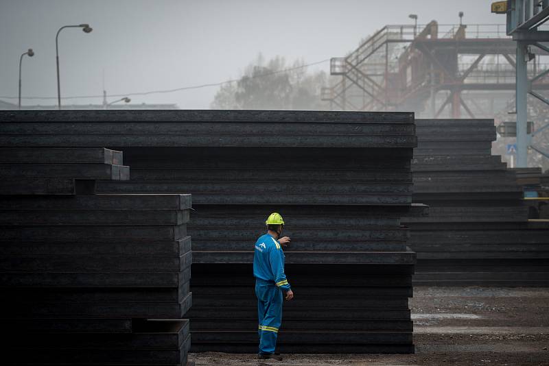 Podnik ArcelorMittal Ostrava, 19. října 2018 v Ostravě. Na snímku provoz Minihuť, ocelárna. Válcovna, ocelové bramy.