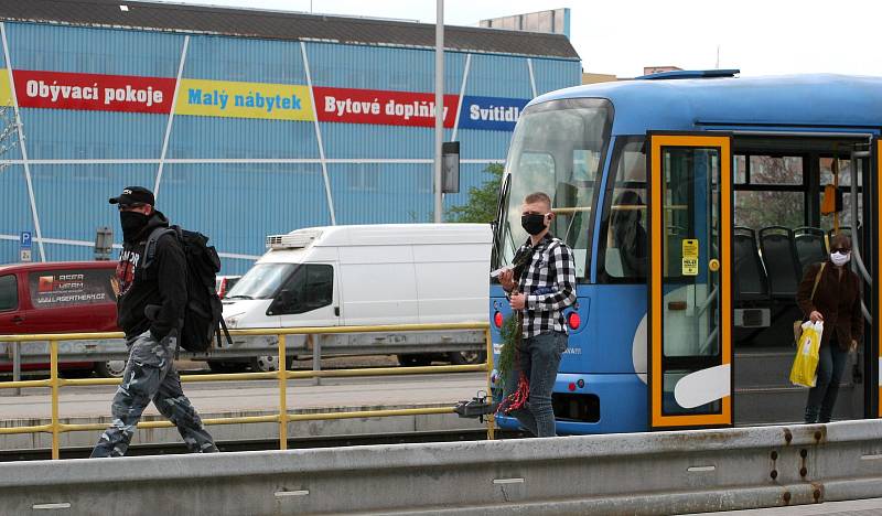 KŘÍŽEM krážem ostravskými ulicemi a obvody o Velikonočním pondělí.