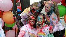 Bezmála tři tisíce lidí se zúčastnilo prvního ostravského ročníku světově známé akce Rainbow run – duhový běh, který se v sobotu konal v Dolní oblasti Vítkovic.