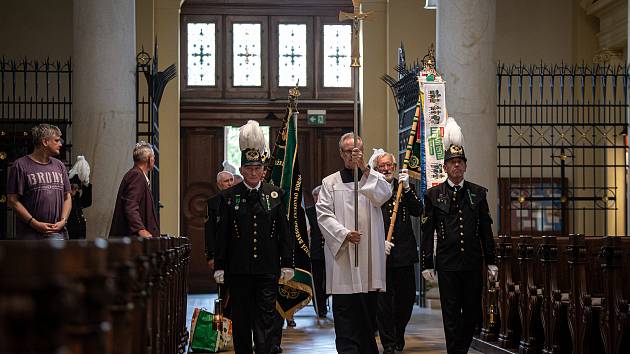 Horníci oslavili v katedrále Božského Spasitele svátek svatého Prokopa patrona horníků a hutníků, 2. července 2020 v Ostravě.