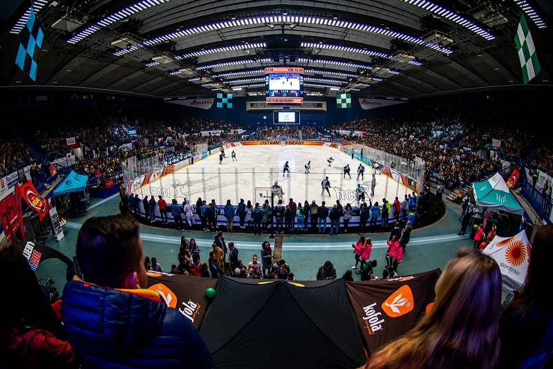 Ostravské hokejové derby - duel týmů Ostravské univerzity a Vysoké školy báňské –Technické univerzity Ostrava, 30. října 2019 v Ostravar Aréně.