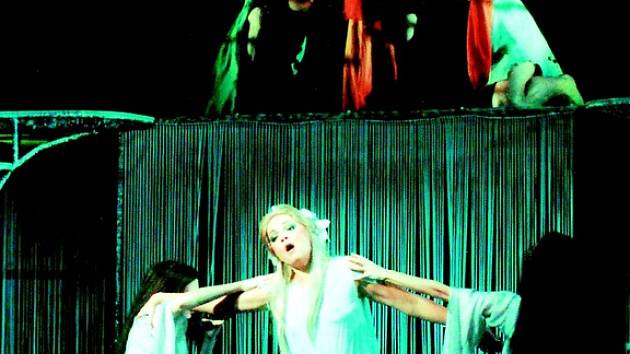 Eva Dřízgová-Jirušová se představí  letos na festivalu Souznění 2008.  Na snímku  v opeře Rusalka. 