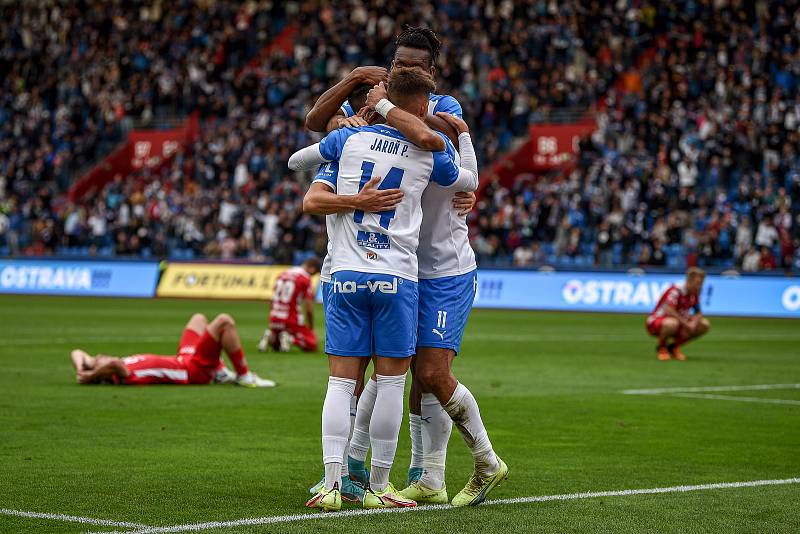 Utkání 8. kola první fotbalové ligy: FC Baník Ostrava - FK Pardubice, 11. září 2022, Ostrava. (zleva) Petr Jaroň z Ostravy, Nemanja Kuzmanovič z Ostravy, Muhamed Tijani z Ostravy, David Buchta z Ostravy.