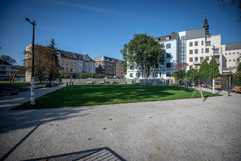 Rekonstrukce Farské zahrady v Ostravě, říjen 2020.