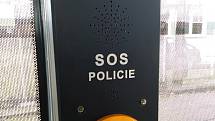 SOS tlačítko a kamerový systém, který pokryje celé vozidlo, mají pomoci bezpečnějšímu cestování tramvajemi, kde se odehrává přibližně polovina všech incidentů v MHD. 