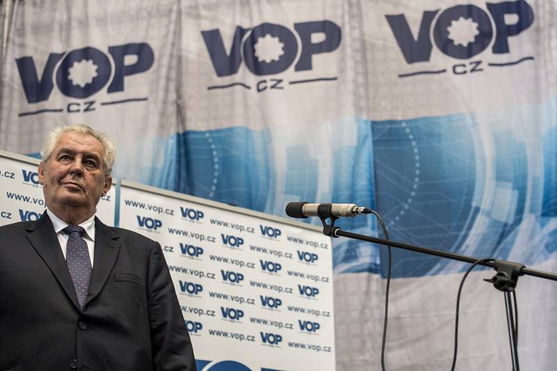 Návštěva prezidenta Miloše Zemana ve společnosti VOP CZ v Šenově u Nového Jičína.