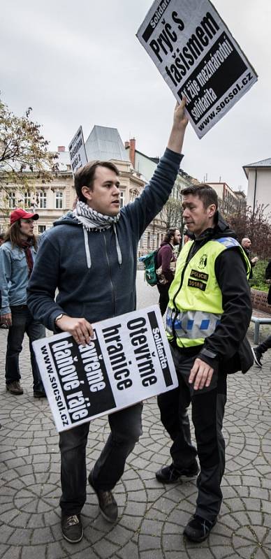 Ostravští policisté měli v sobotu pohotovost. Důvodem byly tři demonstrace a shromáždění, které se ve stejný čas konaly v centru Ostravy.