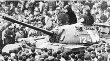 Sovětské tanky v Ostravě v srpnu 1968