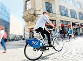 Sdílená kola v Ostravě budou letos modro-stříbrná. Až 600 jich v létě do města nasadí společnost nextbike.